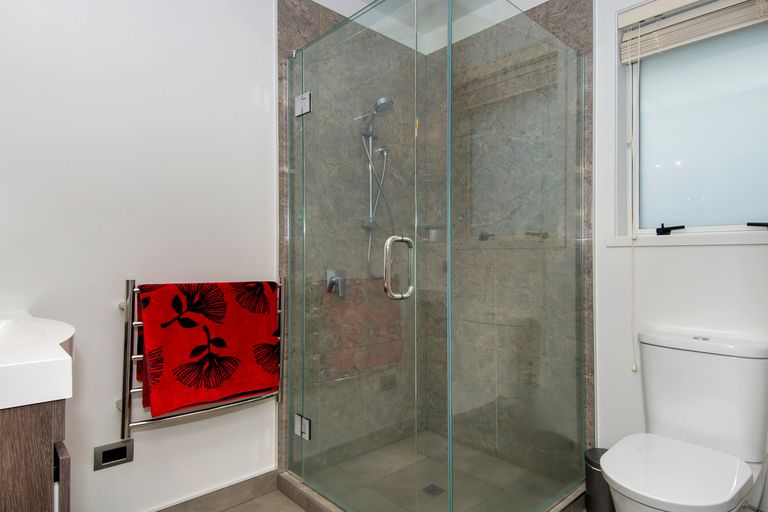 Photo of property in 1 Livingstone Drive, Papamoa Beach, Papamoa, 3118