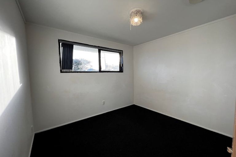 Photo of property in 1/6 Manuka Road, Glenfield, Auckland, 0629