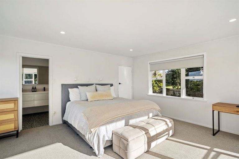 Photo of property in 1/306 Beach Road, Campbells Bay, Auckland, 0630