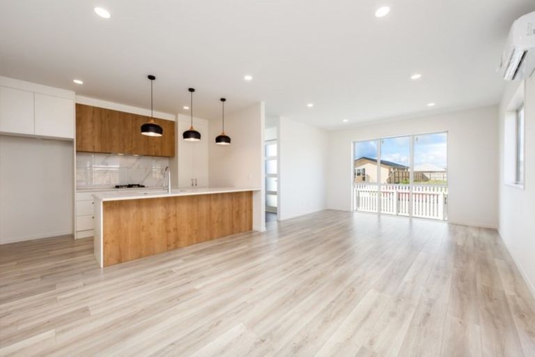 Photo of property in 12 Hemopo Street, Pukekohe, 2120