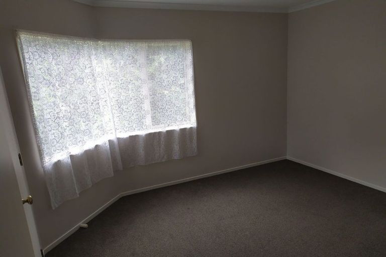 Photo of property in 9 Ryehill Close, New Lynn, Auckland, 0600
