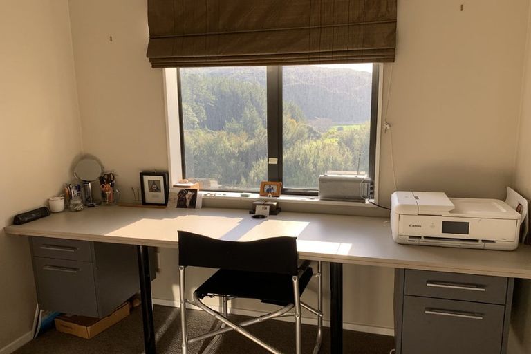 Photo of property in 11 Sylvan Way, Silverstream, Upper Hutt, 5019