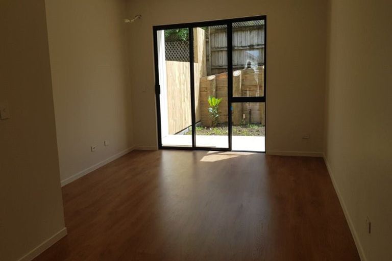 Photo of property in 6/26 Springvale Drive, Fairview Heights, Auckland, 0632