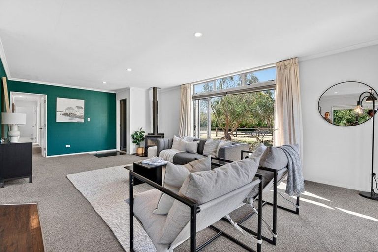 Photo of property in 8 Redwood Lane, Martinborough, 5711