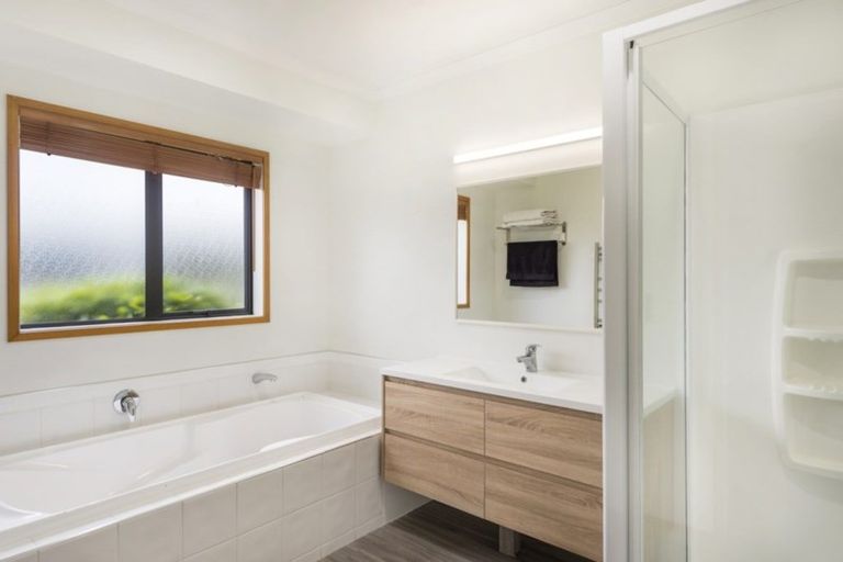 Photo of property in 19 Holford Place, Huntington, Hamilton, 3210