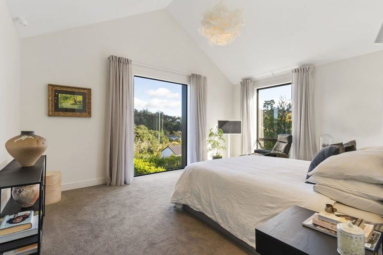 Photo of property in 21 Oscar Road, Greenhithe, Auckland, 0632