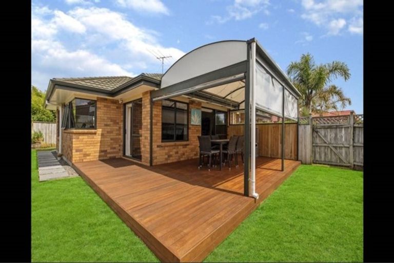 Photo of property in 34 Blackwood Drive, Wattle Downs, Auckland, 2103