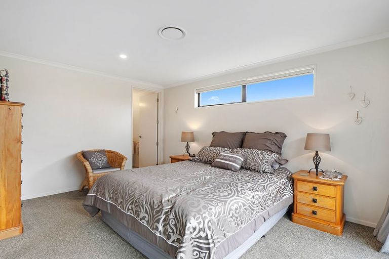 Photo of property in 9 Godley Place, Woodend, 7610