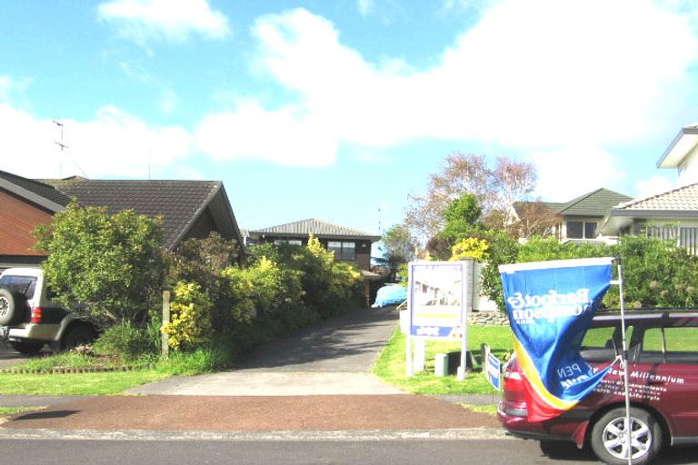 Photo of property in 1/98 Simmental Crescent, Somerville, Auckland, 2014