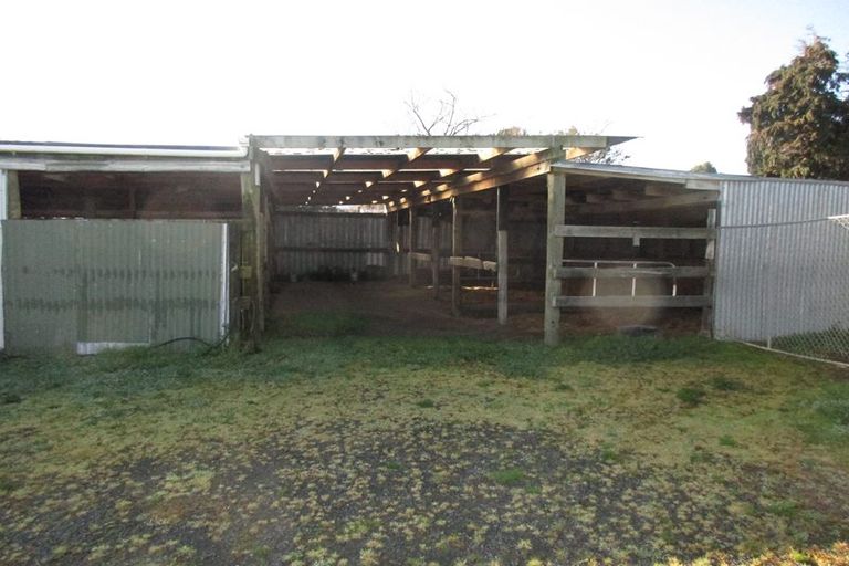 Photo of property in 143 Mako Mako Road, Levin, 5510