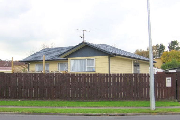 Photo of property in 76 Everglade Drive, Goodwood Heights, Auckland, 2105