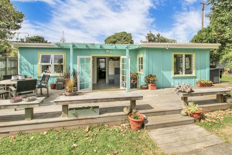 Photo of property in 4 Gloucester Street, Waitarere Beach, Levin, 5510