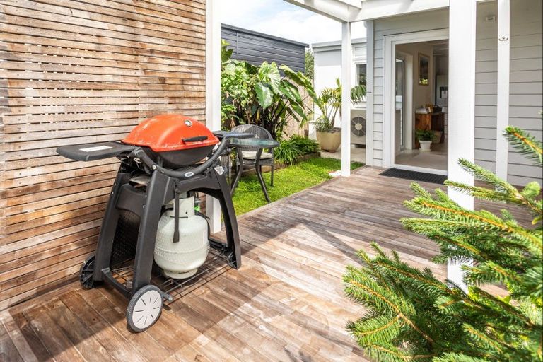 Photo of property in 107 Riverview Road, Whangamata, 3620