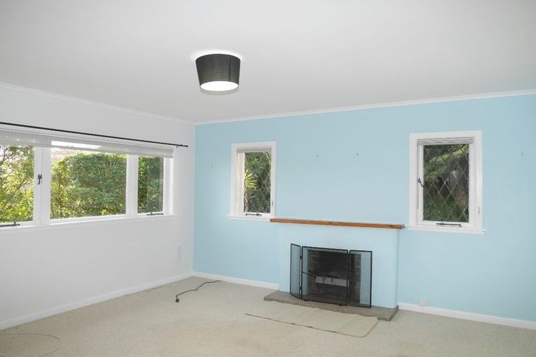 Photo of property in 82 Cluny Road, Plimmerton, Porirua, 5026