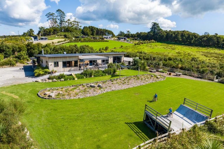 Photo of property in 141 Garbolino Road, Mangawhai, 0573