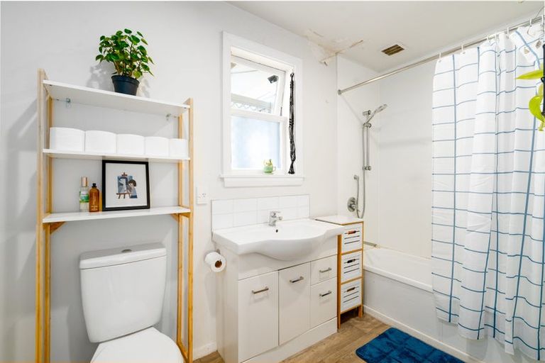 Photo of property in 67 Garreg Road, Bryndwr, Christchurch, 8052