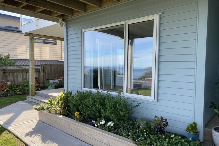 Photo of property in 83 Moana Road, Plimmerton, Porirua, 5026