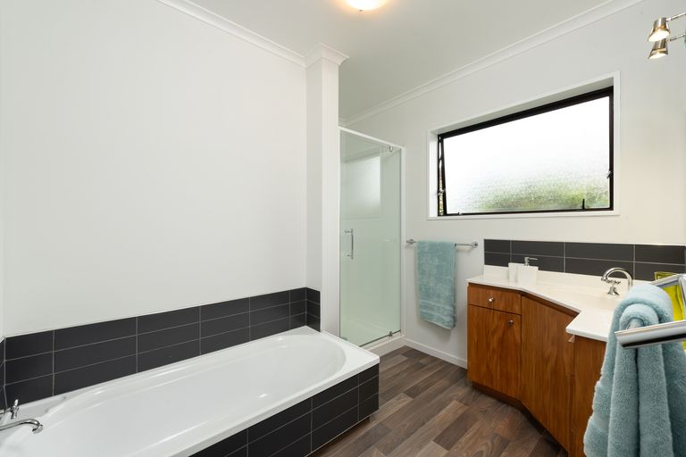 Photo of property in 10 Forrester Drive, Welcome Bay, Tauranga, 3112