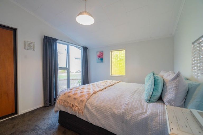 Photo of property in 27 Henry Street, Te Anau, 9600