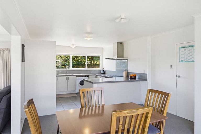 Photo of property in 2 Awatea Terrace, Lynmore, Rotorua, 3010