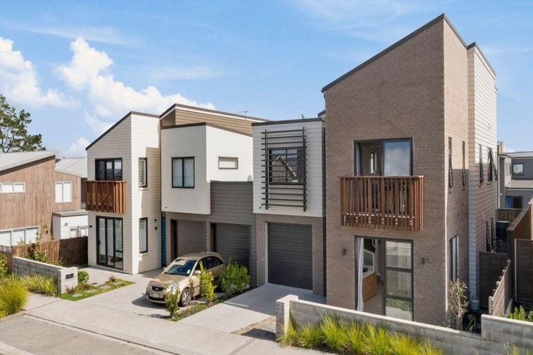 Photo of property in 4 Tuatua Road, Hobsonville, Auckland, 0616