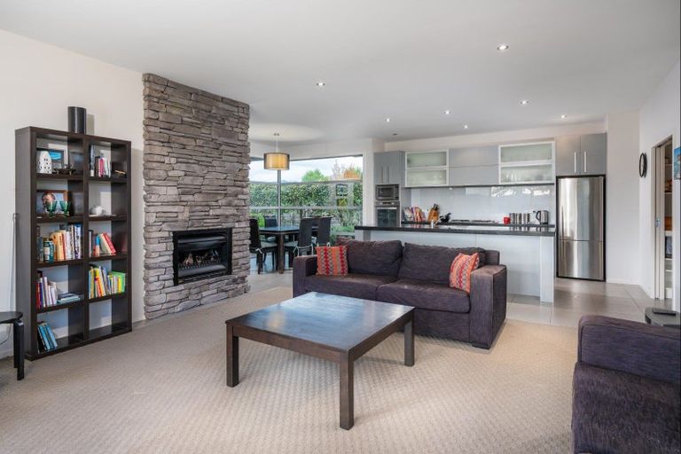 Photo of property in 1 Pukenamu Road, Rainbow Point, Taupo, 3330
