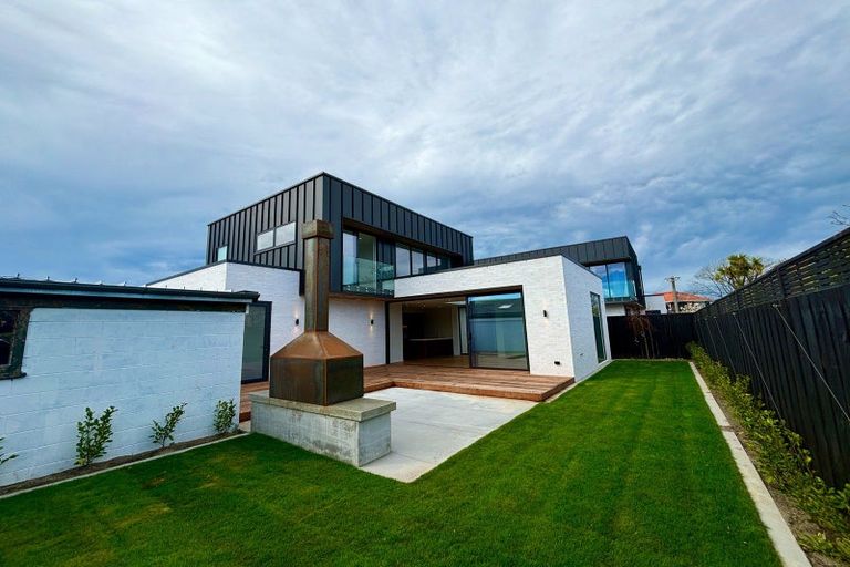 Photo of property in 2/7 Roa Road, Fendalton, Christchurch, 8041