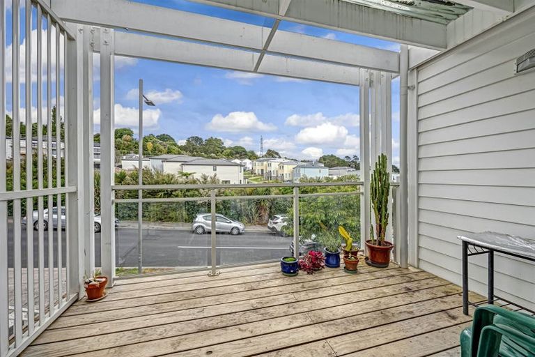 Photo of property in 28 Fernly Rise, Flat Bush, Auckland, 2019