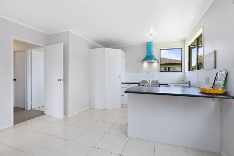 Photo of property in 2/5 Ebenezer Way, Clendon Park, Auckland, 2103