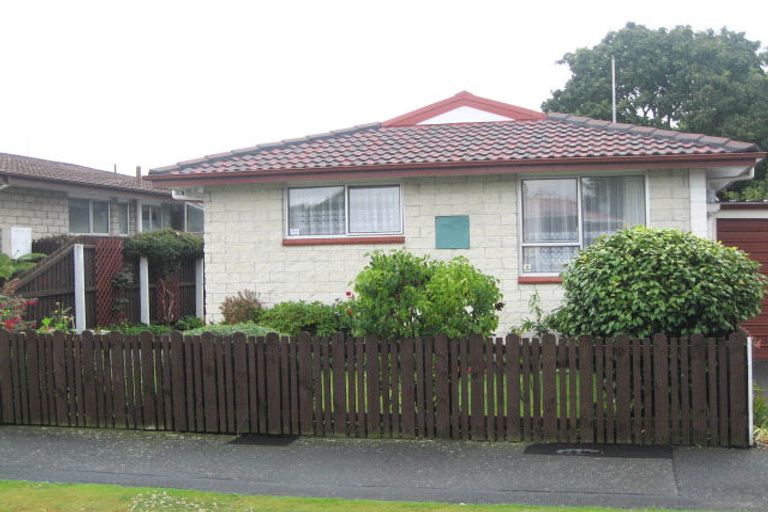 Photo of property in 2/18 Strathfield Avenue, Dallington, Christchurch, 8061