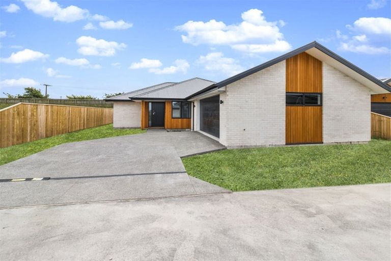 Photo of property in 15 Fountain Place, Rolleston, 7614