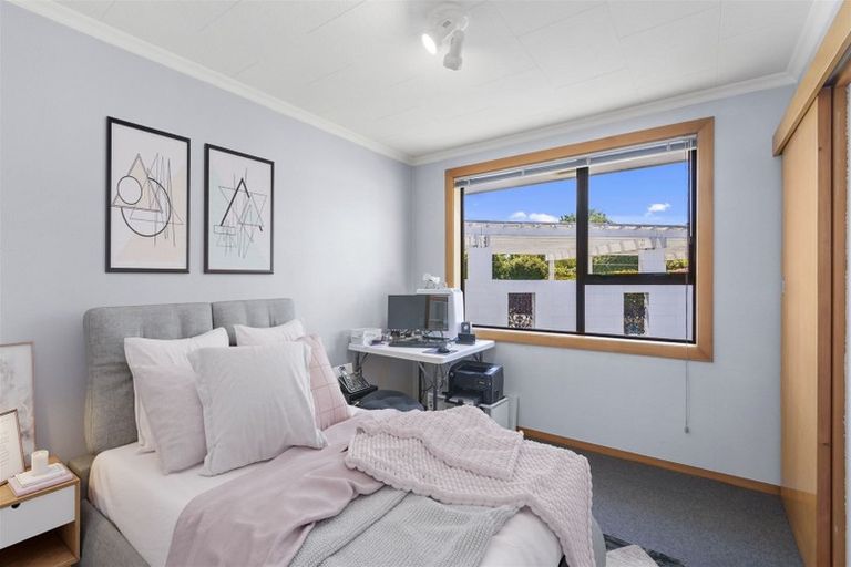 Photo of property in 14 Springmead Place, Hornby, Christchurch, 8042