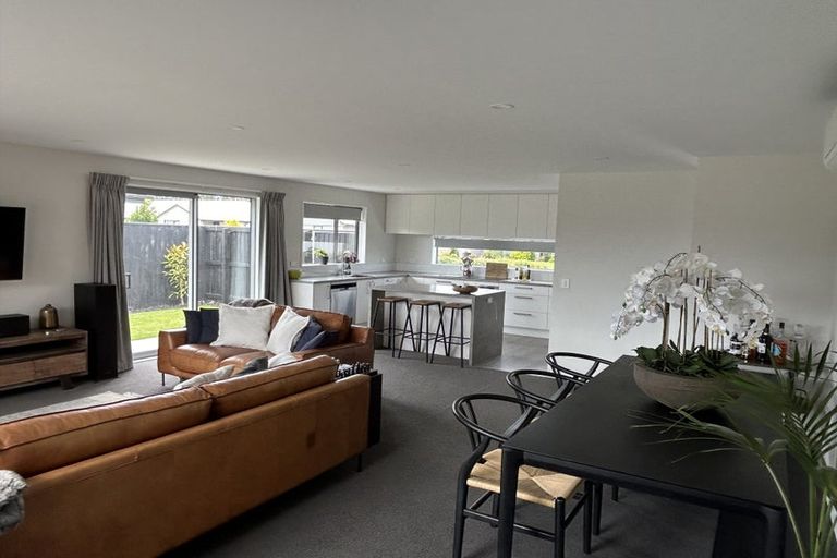 Photo of property in 76 Stationmasters Way, Prebbleton, 7604