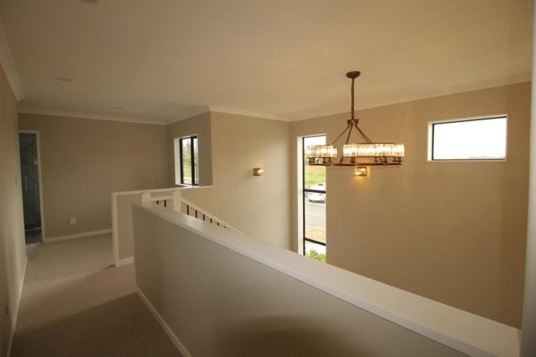 Photo of property in 37 Papareia Road, Karaka, Papakura, 2113