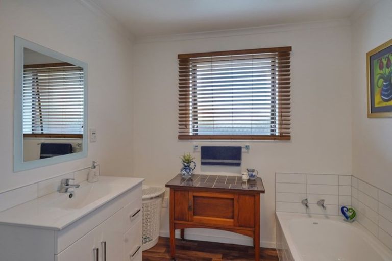 Photo of property in 9 Manahi Place, Woodend, 7610