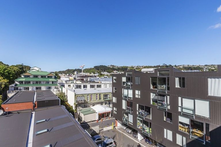 Photo of property in Nouvo Apartments, 5e/21 Rugby Street, Mount Cook, Wellington, 6021