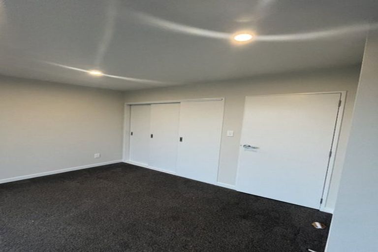 Photo of property in 3/86 Fred Taylor Drive, Westgate, Auckland, 0814