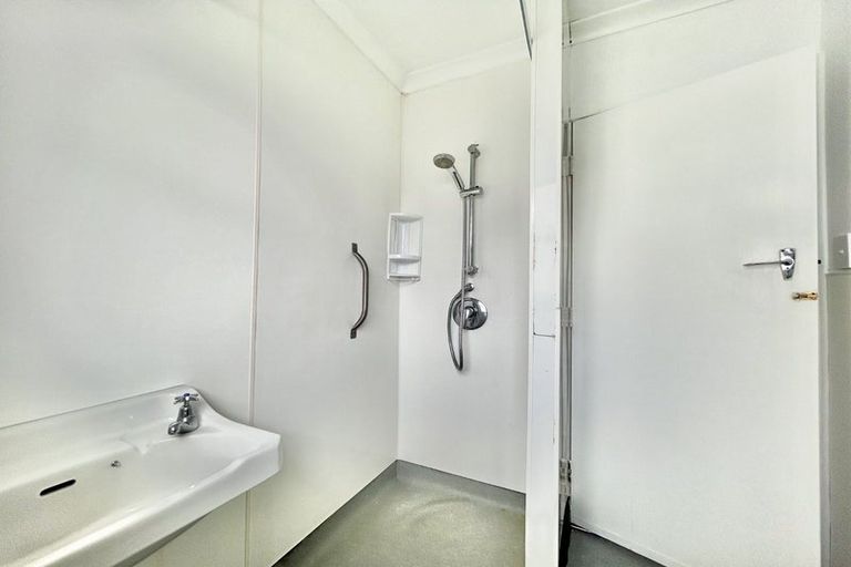Photo of property in 36 Cambridge Street, Levin, 5510
