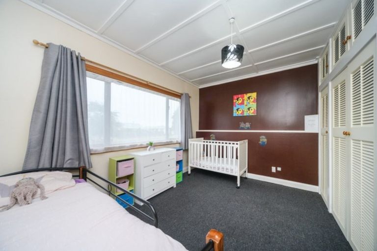 Photo of property in 15 Suzanne Grove, Kelvin Grove, Palmerston North, 4414