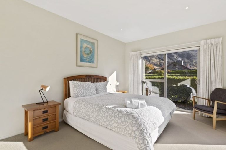 Photo of property in 18 Amber Close, Arthurs Point, Queenstown, 9371