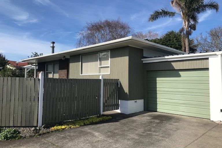 Photo of property in 2/4 Aylmer Court, Eastern Beach, Auckland, 2012