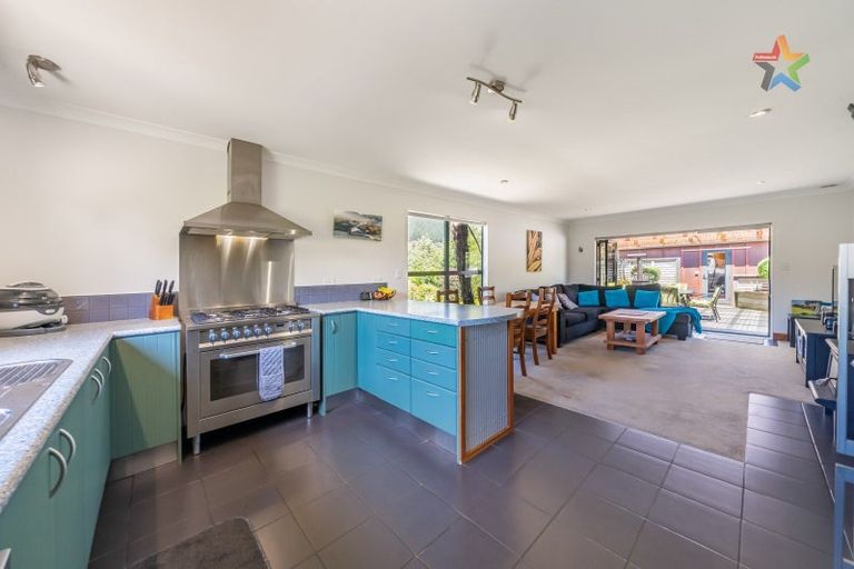 Photo of property in 60 Kakariki Way, Whitemans Valley, Upper Hutt, 5371