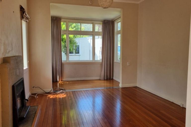 Photo of property in 28 Seddon Street, Wallaceville, Upper Hutt, 5018
