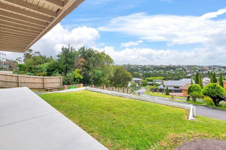 Photo of property in 155 Chelsea View Drive, Chatswood, Auckland, 0626