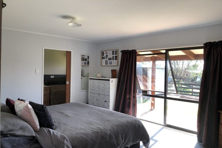 Photo of property in 17 Hokio Sand Road, Hokio Beach, Levin, 5571