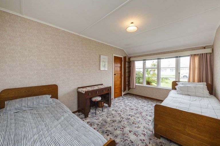 Photo of property in 42 Tweed Street, Roslyn, Palmerston North, 4414