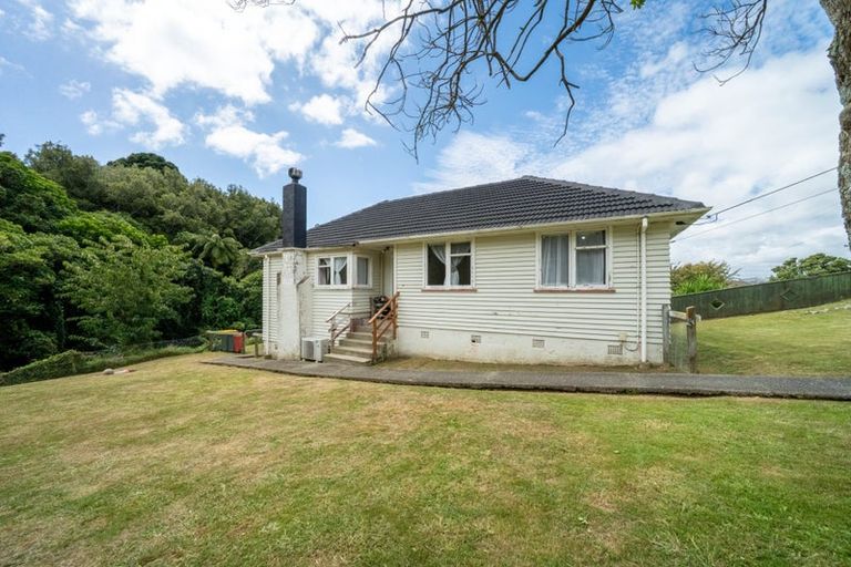 Photo of property in 12 Ngahue Crescent, Elsdon, Porirua, 5022
