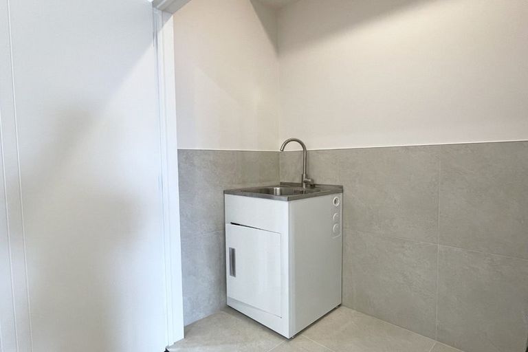 Photo of property in 44e Sylvan Crescent, Te Atatu South, Auckland, 0610