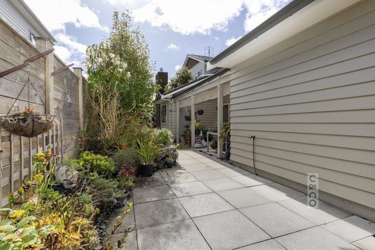 Photo of property in 64 Pohutukawa Parade, Riverhead, 0820