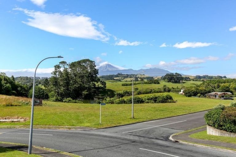 Photo of property in 3 Rotokare Crescent, Whalers Gate, New Plymouth, 4310